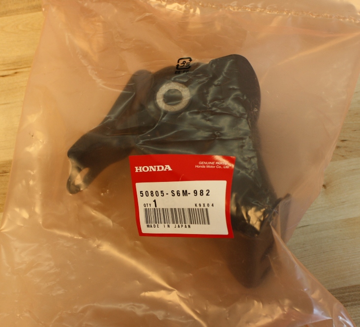 Honda Drivers Side Transmission Mount