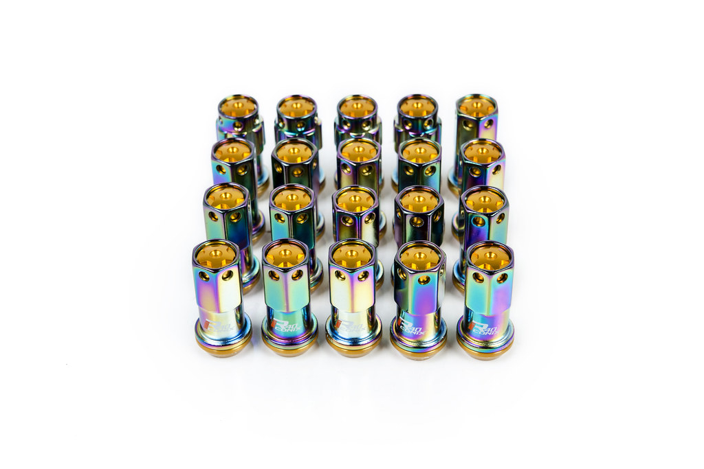 Project Kics Neo Chrome R40 Iconix M14x1.5 Lock and Lug Nuts with Gold Cap: 16 Lugs and 4 Locks