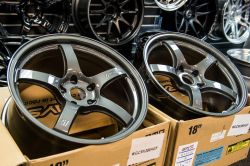 Gram Lights 57cr 18x9.5 +38 5x114.3 HS Gunmetallic Wheel